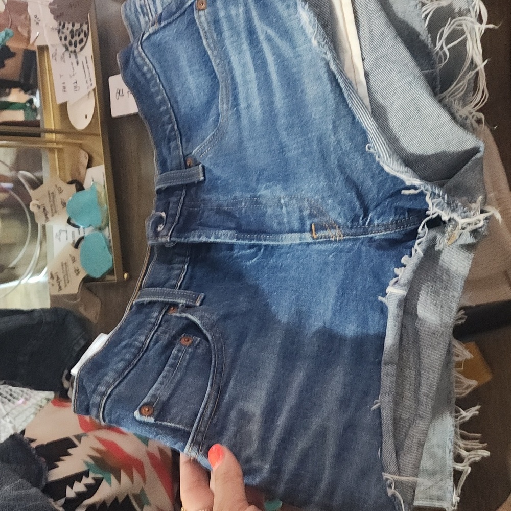 Levis cutoffs